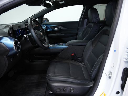 Used 2024 Chevrolet Equinox EV LT w/ LPO, Trailering Package FWD image 33