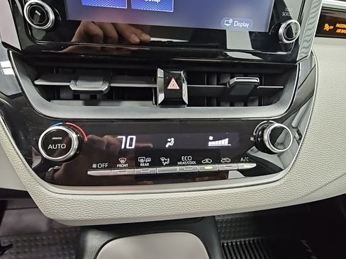 Used 2020 Toyota Corolla LE image 18