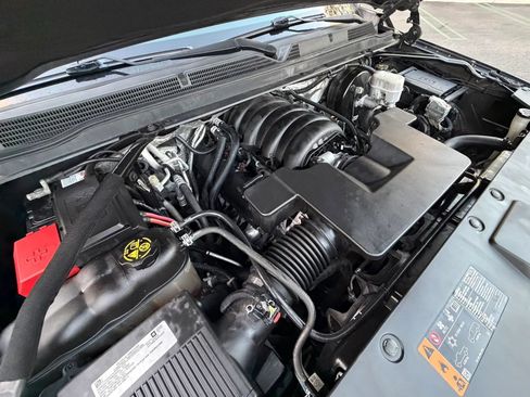 Used 2018 Cadillac Escalade Luxury RWD image 29