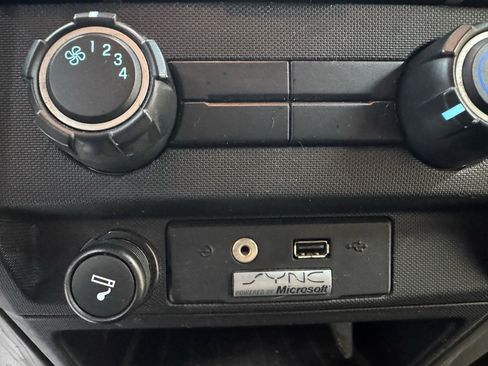 Used 2012 Ford F150 XLT w/ XLT Chrome Pkg image 29