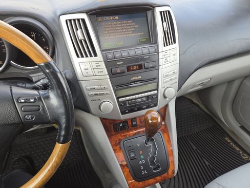 Used 2005 Lexus RX 330 AWD image 25