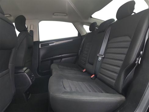 Used 2019 Ford Fusion SE image 21