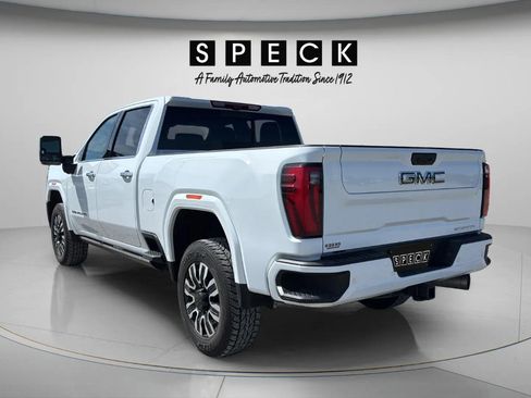 Used 2024 GMC Sierra 3500 Denali Ultimate AWD/4WD image 5
