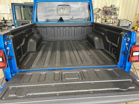 New 2026 Jeep Gladiator Sport AWD/4WD image 22