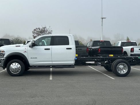 New 2026 RAM 5500 4x4 Crew Cab image 7
