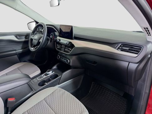 Used 2022 Ford Escape SE w/ SE Sport Appearance Package image 28