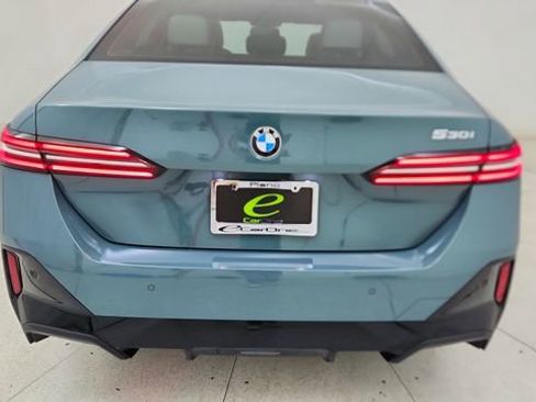 Used 2024 BMW 530i image 12