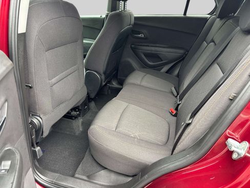 Used 2017 Chevrolet Trax LT AWD/4WD image 9