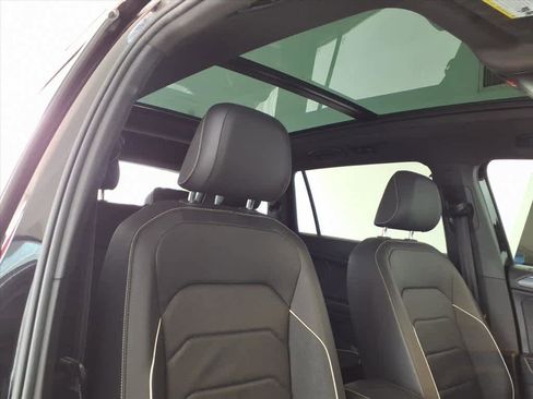 Used 2022 Volkswagen Tiguan SEL R-Line image 23
