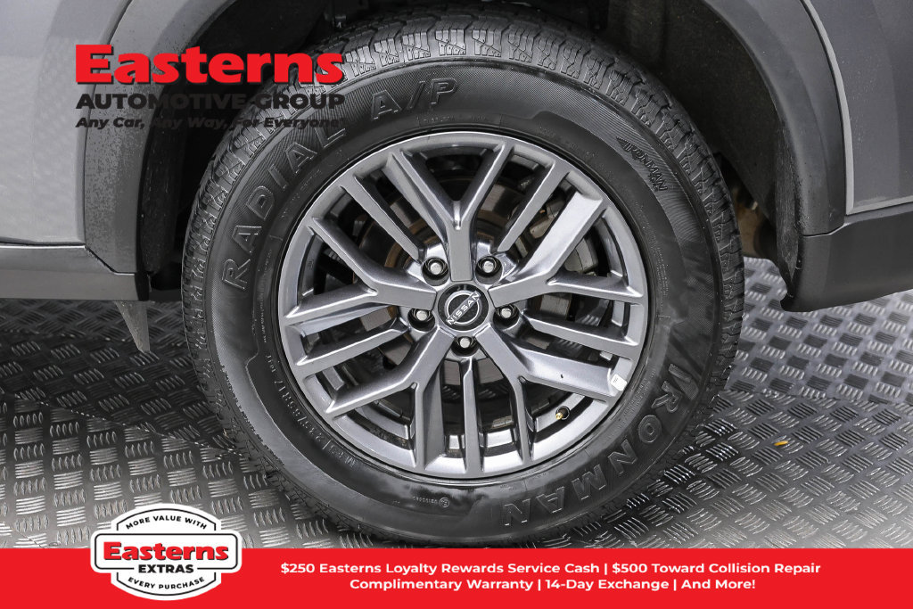Used 2024 Nissan Rogue S AWD/4WD image 9