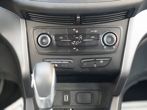 Used 2019 Ford Escape S image 29