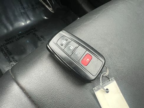 Used 2022 Toyota RAV4 XSE image 36