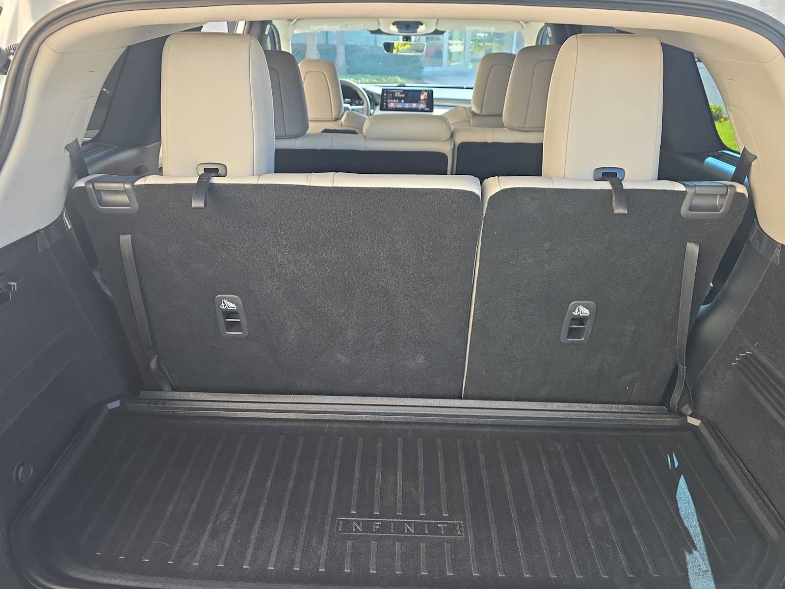 Certified 2026 INFINITI QX60 Luxe w/ Cargo Package FWD image 6