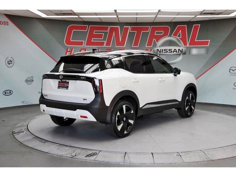 New 2026 Nissan Kicks SR image 4