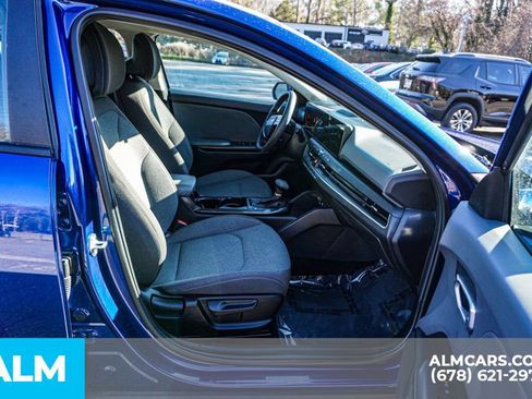 Used 2025 Kia K4 LXS image 23