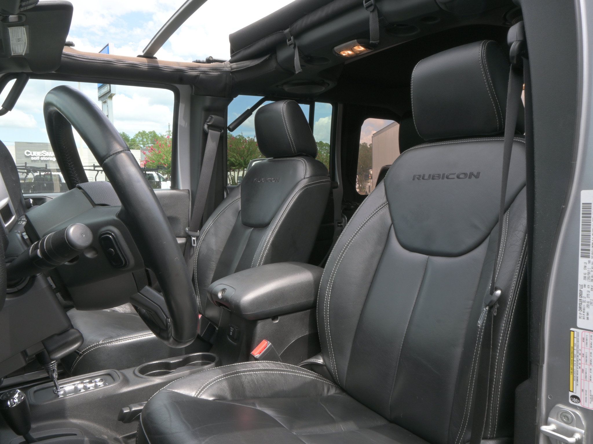 Used 2013 Jeep Wrangler Unlimited Rubicon w/ Connectivity Group AWD/4WD image 9