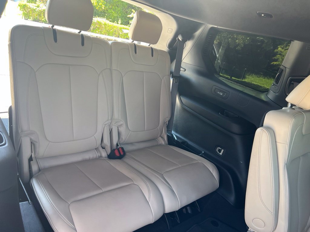 Used 2024 Jeep Grand Cherokee L Limited RWD image 22