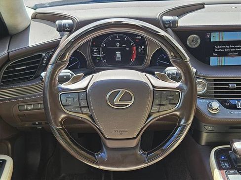 Used 2019 Lexus LS 500 w/ Interior Upgrade Package RWD image 18