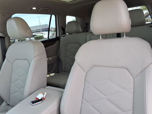 Certified 2024 Volkswagen Atlas SE w/ Panoramic Sunroof Package image 22