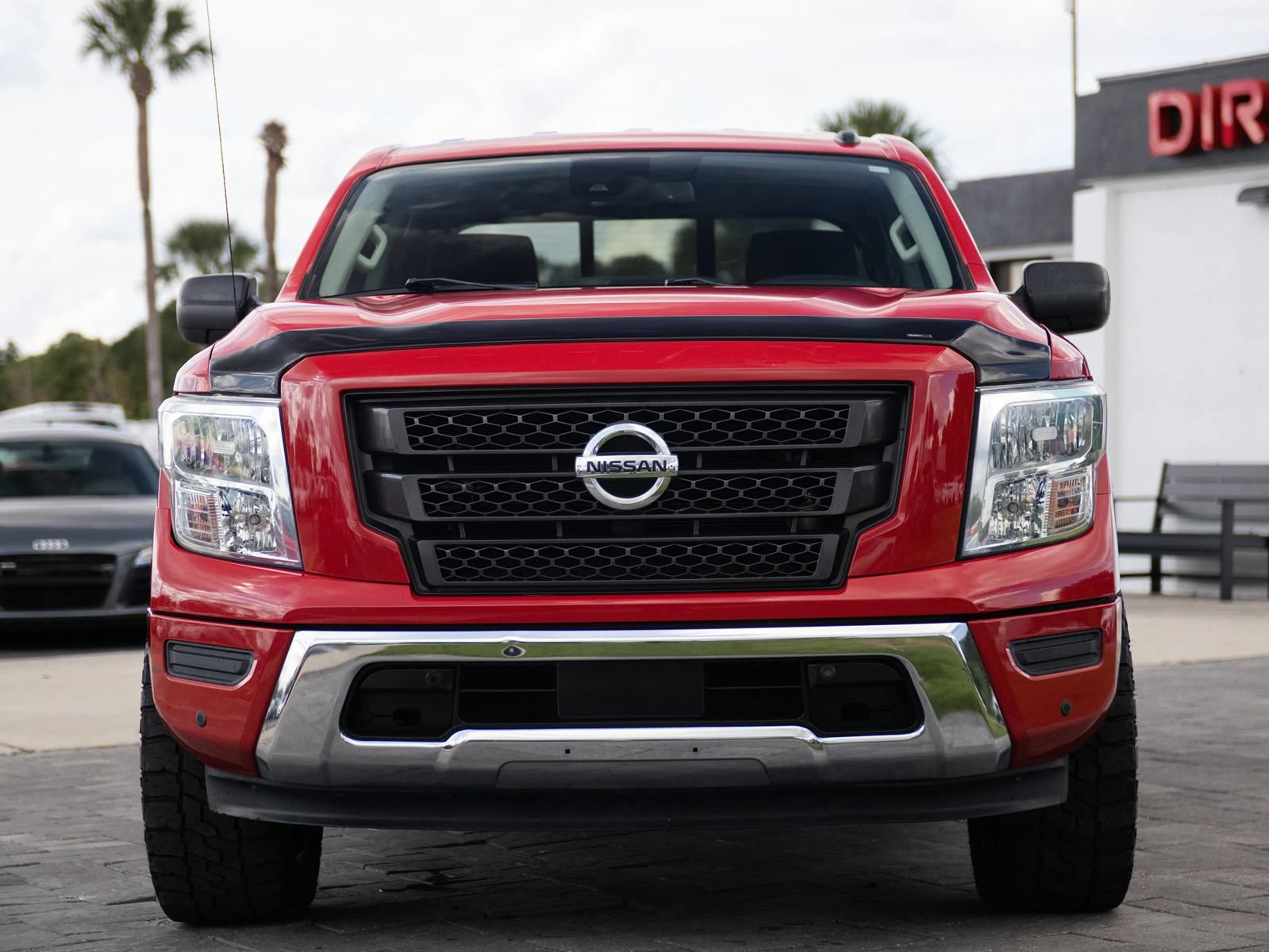 Used 2021 Nissan Titan SV w/ SV Convenience Package RWD image 4