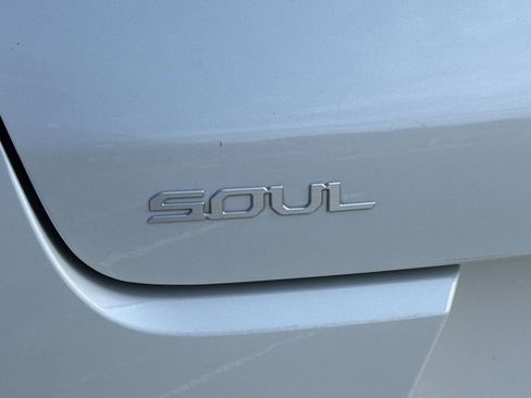 Used 2024 Kia Soul LX w/ Option Group 015 FWD image 13