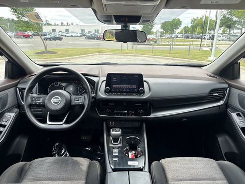 Used 2021 Nissan Rogue SV FWD image 16