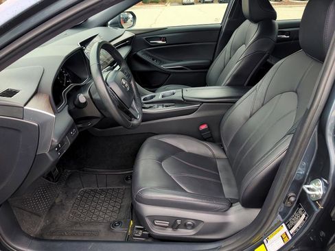 Used 2022 Toyota Avalon XLE image 8