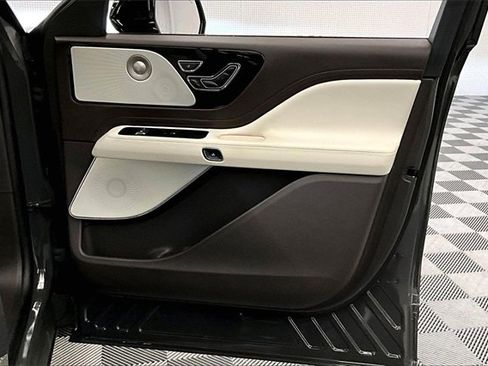 Used 2024 Lincoln Aviator Black Label w/ Dynamic Handling Package image 20