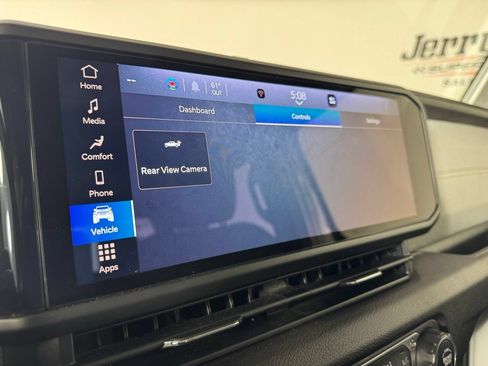 Used 2024 Jeep Gladiator Sport AWD/4WD image 18