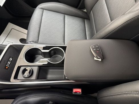 New 2026 Chevrolet Equinox LT w/ Convenience Package II image 31