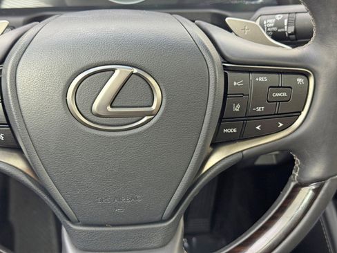 Used 2020 Lexus ES 300h w/ Premium Package image 22