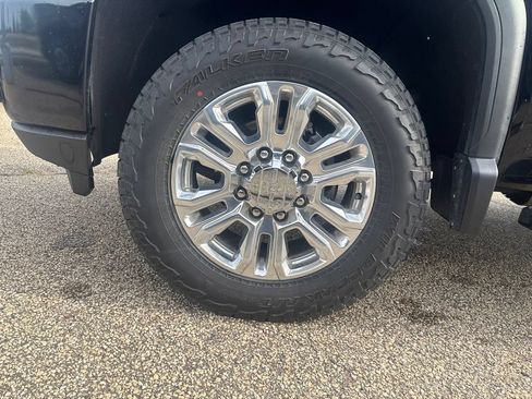 Used 2022 GMC Sierra 3500 Denali w/ Denali Ultimate Package AWD/4WD image 22