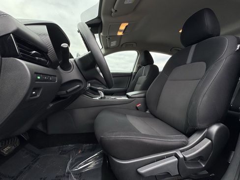 Used 2024 Nissan Sentra SV image 18