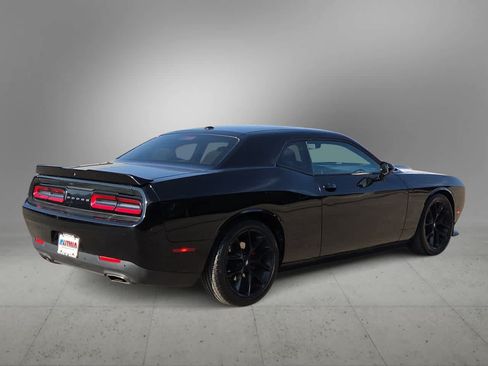 Used 2022 Dodge Challenger GT RWD image 8