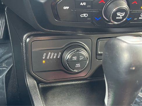 Used 2020 Jeep Renegade Trailhawk w/ Cold Weather Group image 19