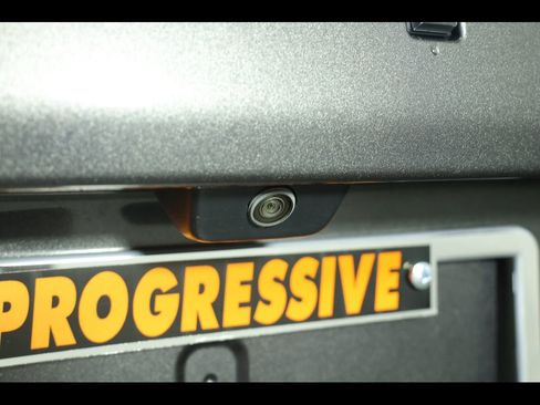 Used 2020 Jeep Cherokee Latitude Lux w/ Comfort/Convenience Group image 18