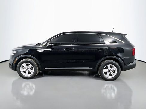 Used 2023 Kia Sorento LX image 8