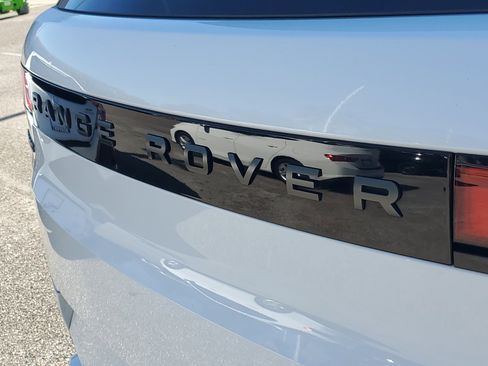 Used 2024 Land Rover Range Rover Sport Dynamic SE image 6