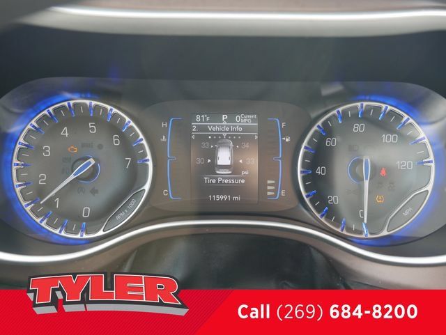 Used 2017 Chrysler Pacifica LX FWD image 41
