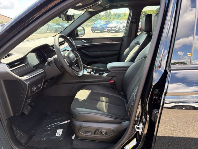 New 2026 Jeep Grand Cherokee Altitude AWD/4WD image 12
