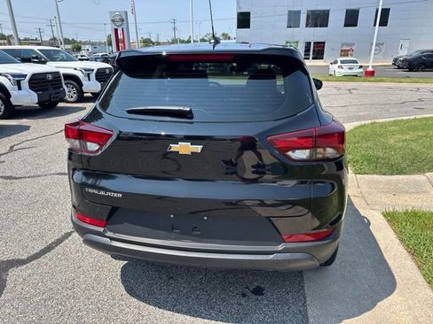 Used 2024 Chevrolet TrailBlazer LS FWD image 8