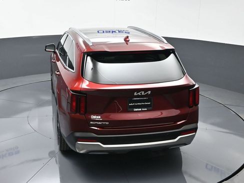 Certified 2025 Kia Sorento EX w/ Panoramic Sunroof Package image 55