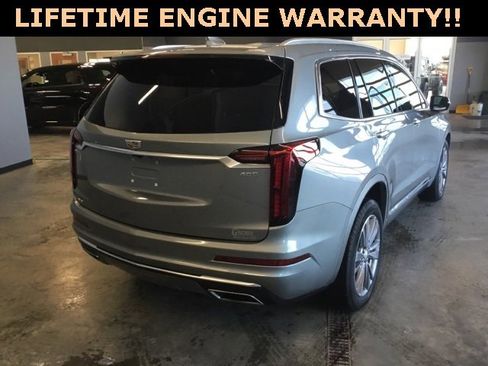 Used 2025 Cadillac XT6 Premium Luxury image 9