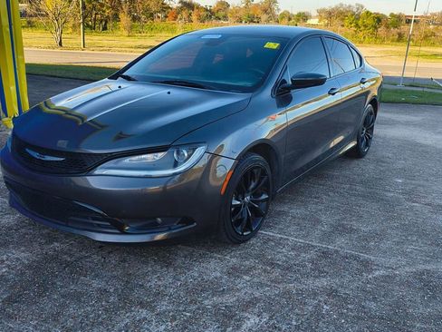 Used 2015 Chrysler 200 S image 8