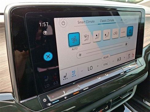 New 2025 Volkswagen Atlas SEL image 18