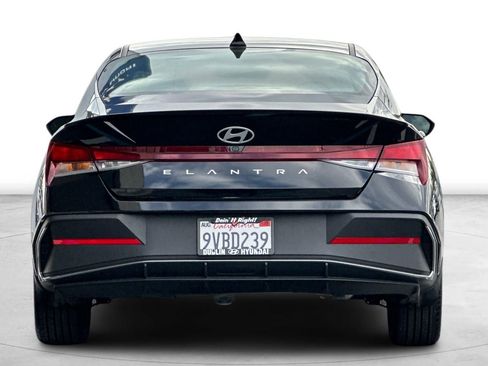 Certified 2025 Hyundai Elantra Sport image 6