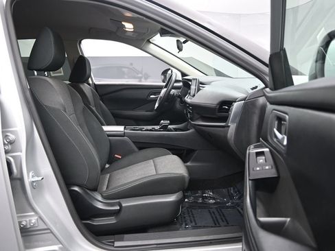 Used 2025 Nissan Rogue SV AWD/4WD image 29