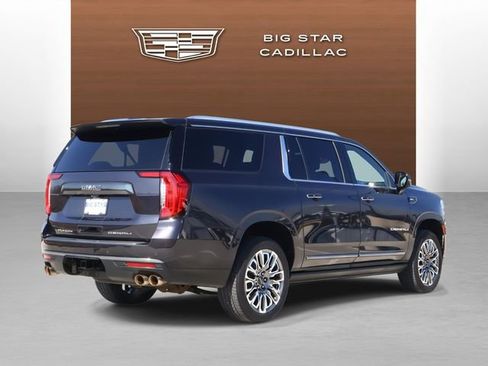 Used 2024 GMC Yukon XL Denali Ultimate AWD/4WD image 4