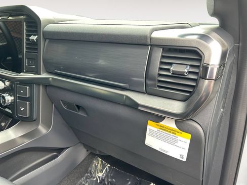 Used 2025 Ford F150 Lariat AWD/4WD image 27