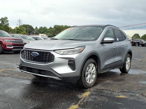 Certified 2024 Ford Escape Active w/ Tech Pack #2 AWD/4WD image 3